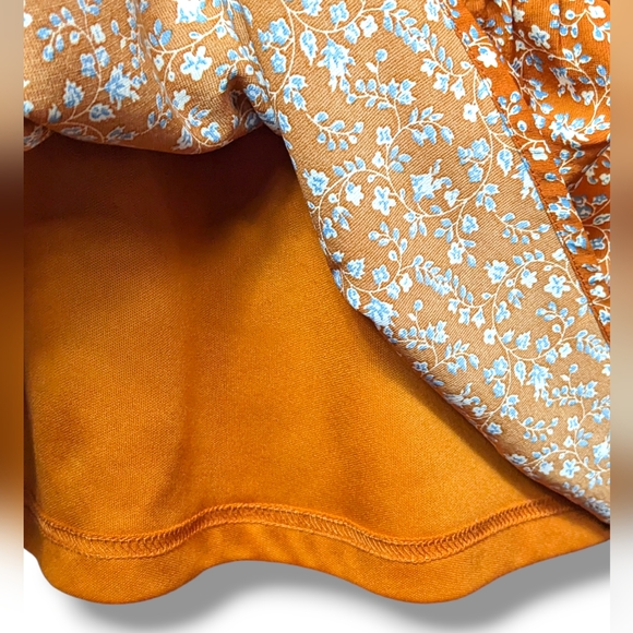 Pink Lily Cinnamon 3 Tiered Floral Blouse Woman's Size (S) - Picture 4 of 7